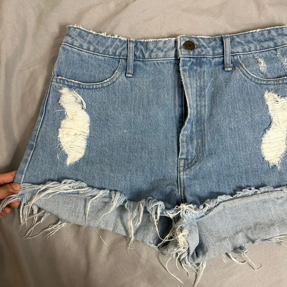 Show me your Mumu Houston High Waisted Shorts Size 29 Denim Cut Off MDR7-057SB67 - Image 6