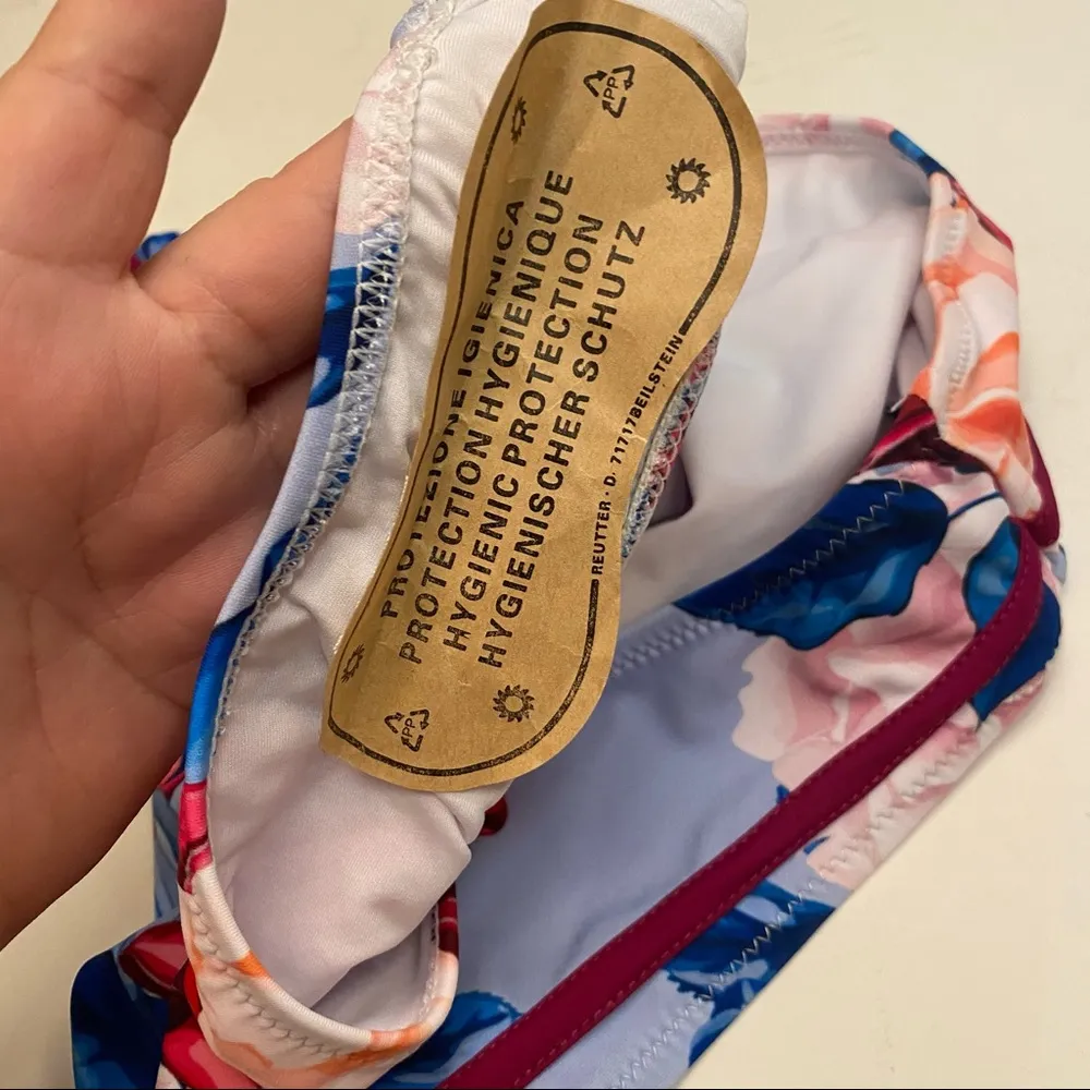 Cupshe Floral  Bikini Bottoms - Image 3