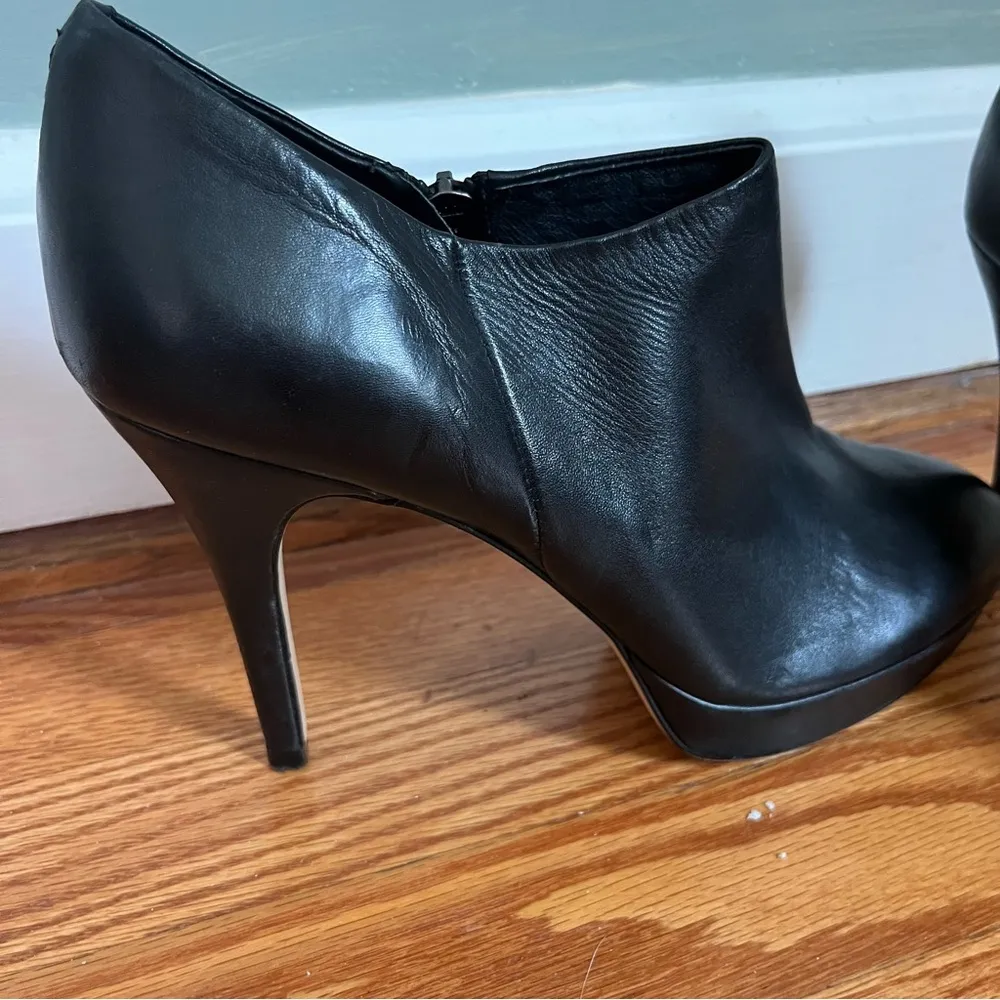 Vince Camuto Women's Elvin Platform Bootie Ankle Boot Black 9M 39 - Image 5