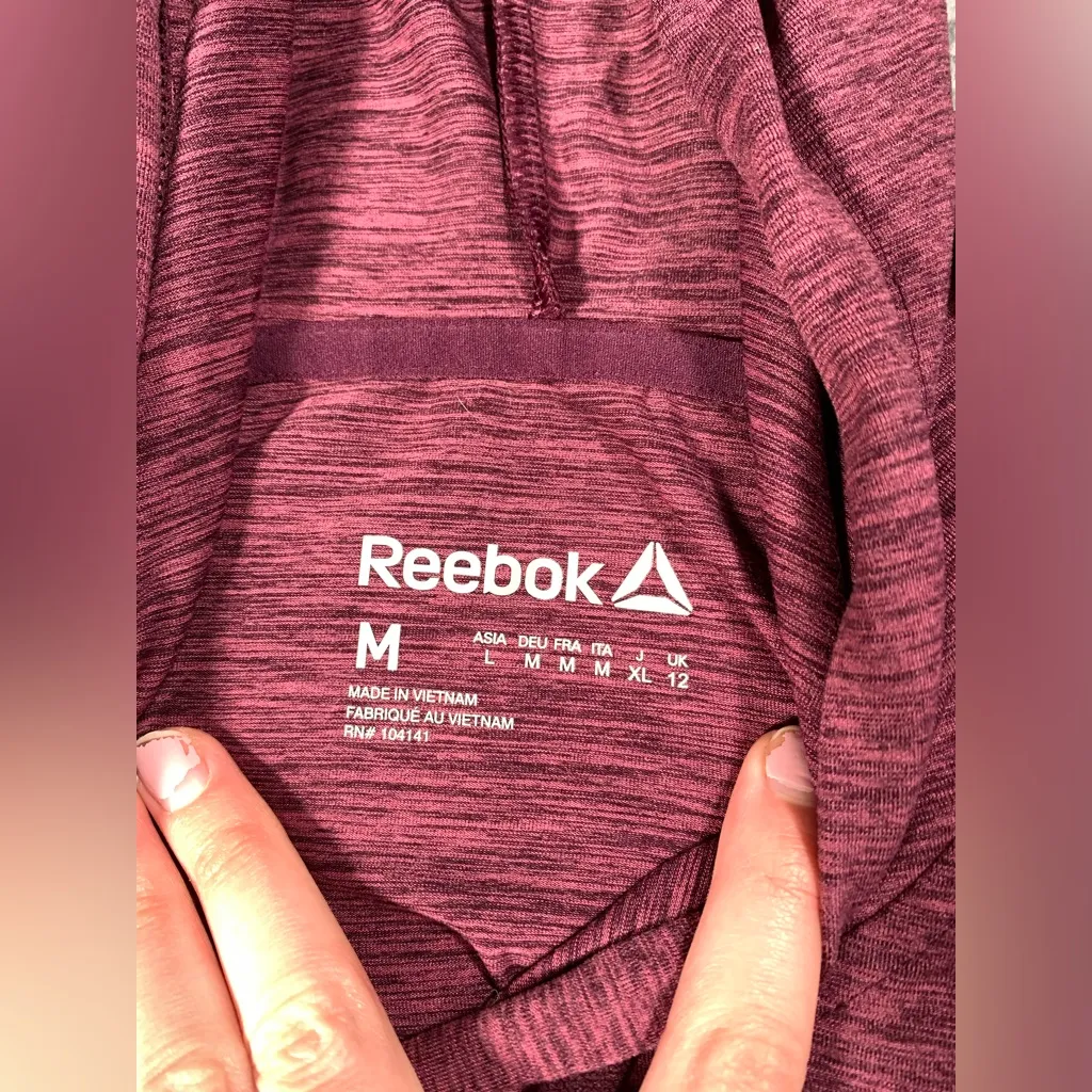 Reebok Hoodie medium - Image 4