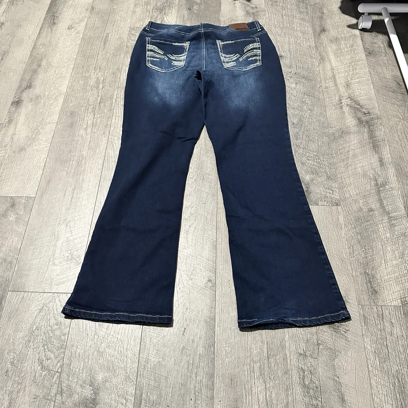 2000s Maurice’s Women’s Flared Bootcut Jeans dark wash size 11 short embellished - Image 6