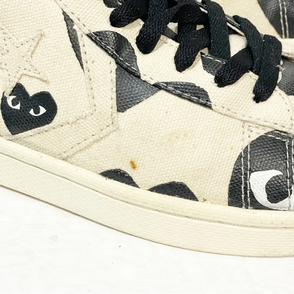 Converse Play COMME des GARCONS Women’s Size 9.5 Cream Black Heart Sneakers - Image 4