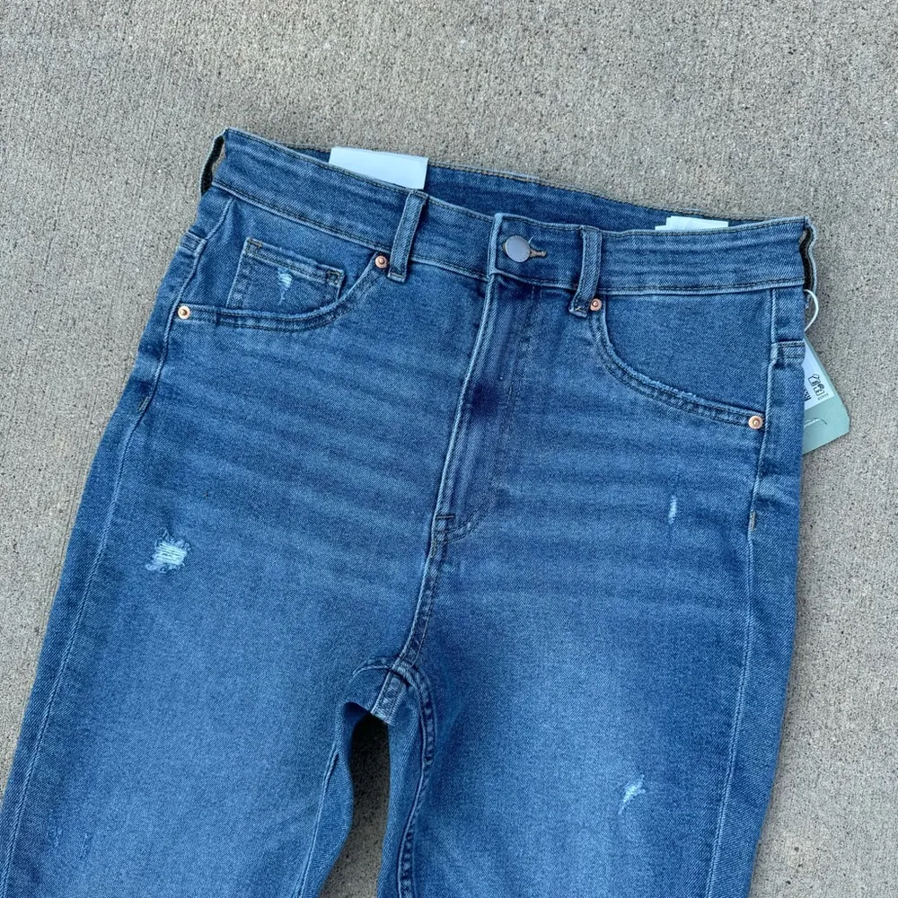 H&M  Ultra High Waist Curvy Jeggings - Image 4