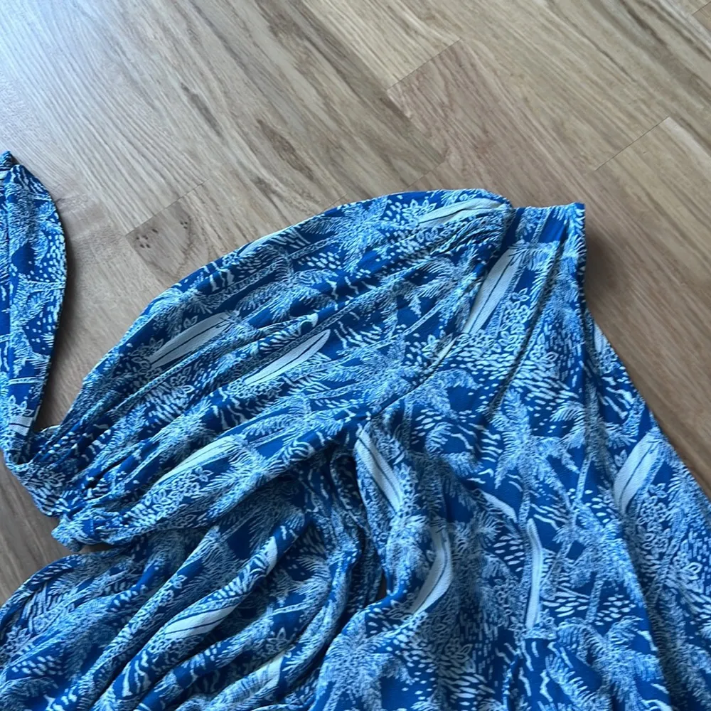 Reformation palm tree surf board print one shoulder asymmetric wrap dress - Image 9