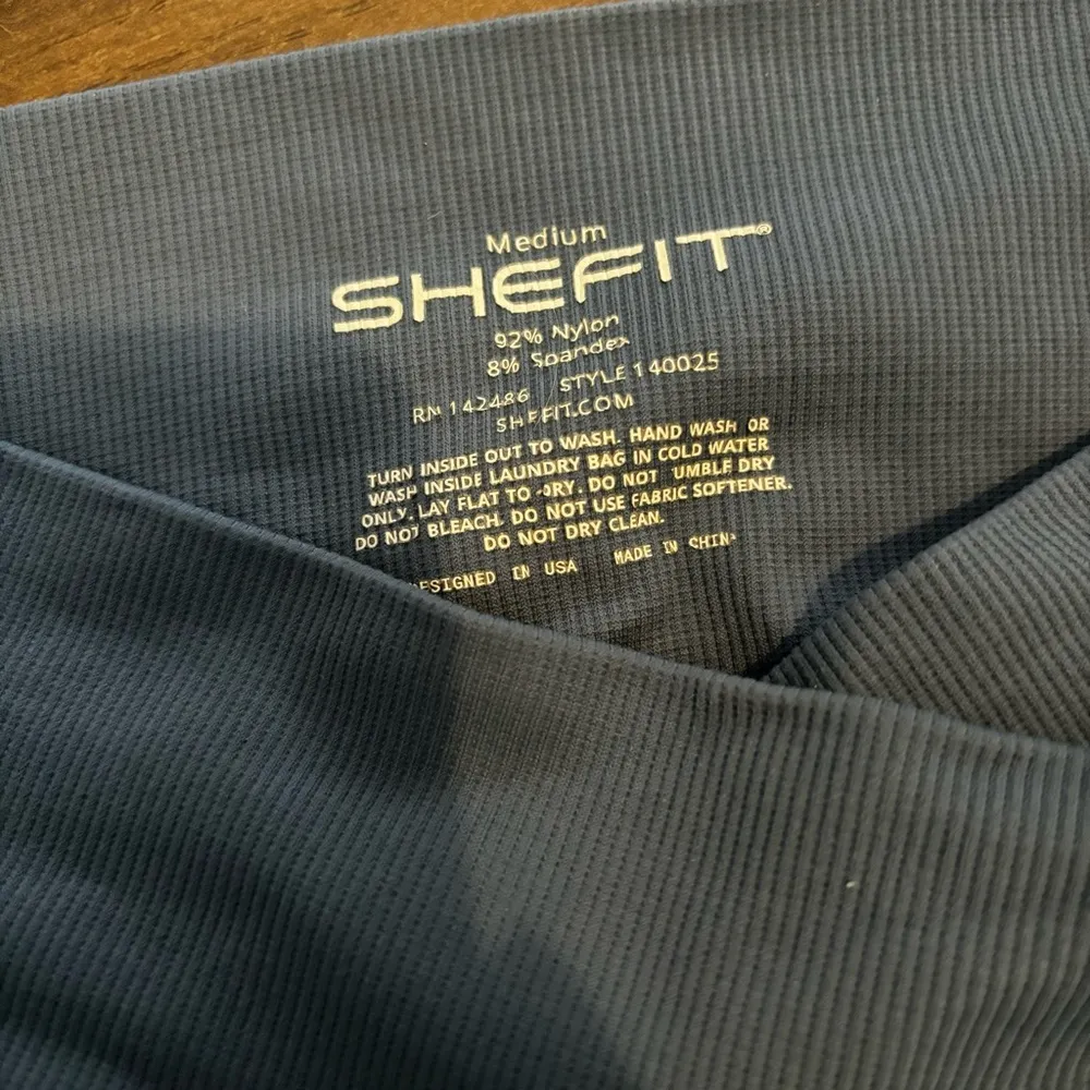 SHEFIT Seamless Leggings Blue/Black Ombré size Medium - Image 2