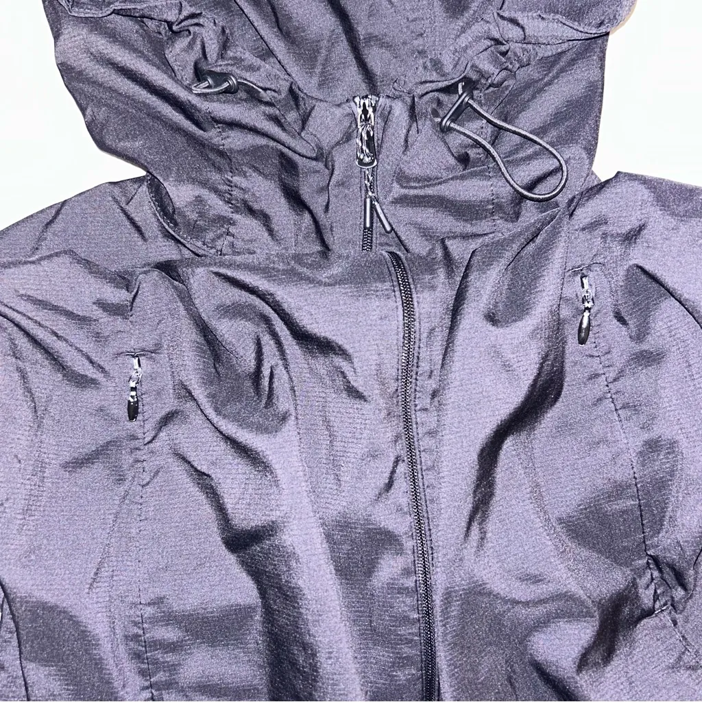 Uniqlo Black Women’s XS Packable Rain Jacket, Windbreaker - Image 6