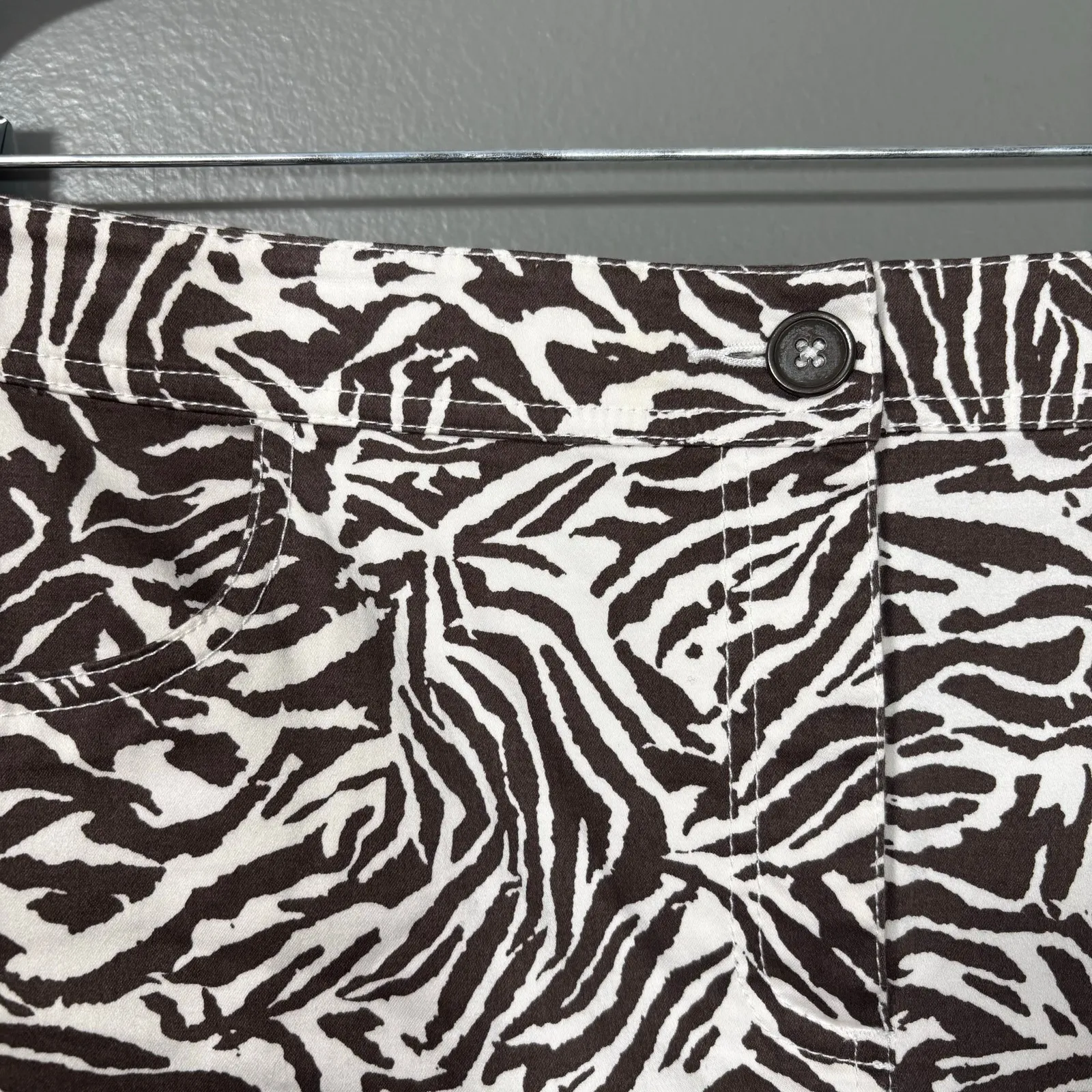 Chico's Women's Brown & White Zebra Print Pencil Skirt - Size 1.5 (Medium/10) - Image 4