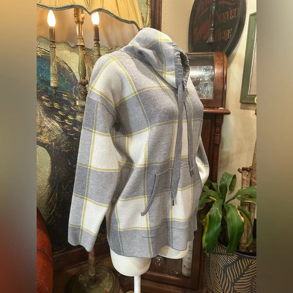 NWOT RACHEL Zoe Gray and Yellow Turtleneck Sweater with Plaid Design - Image 5