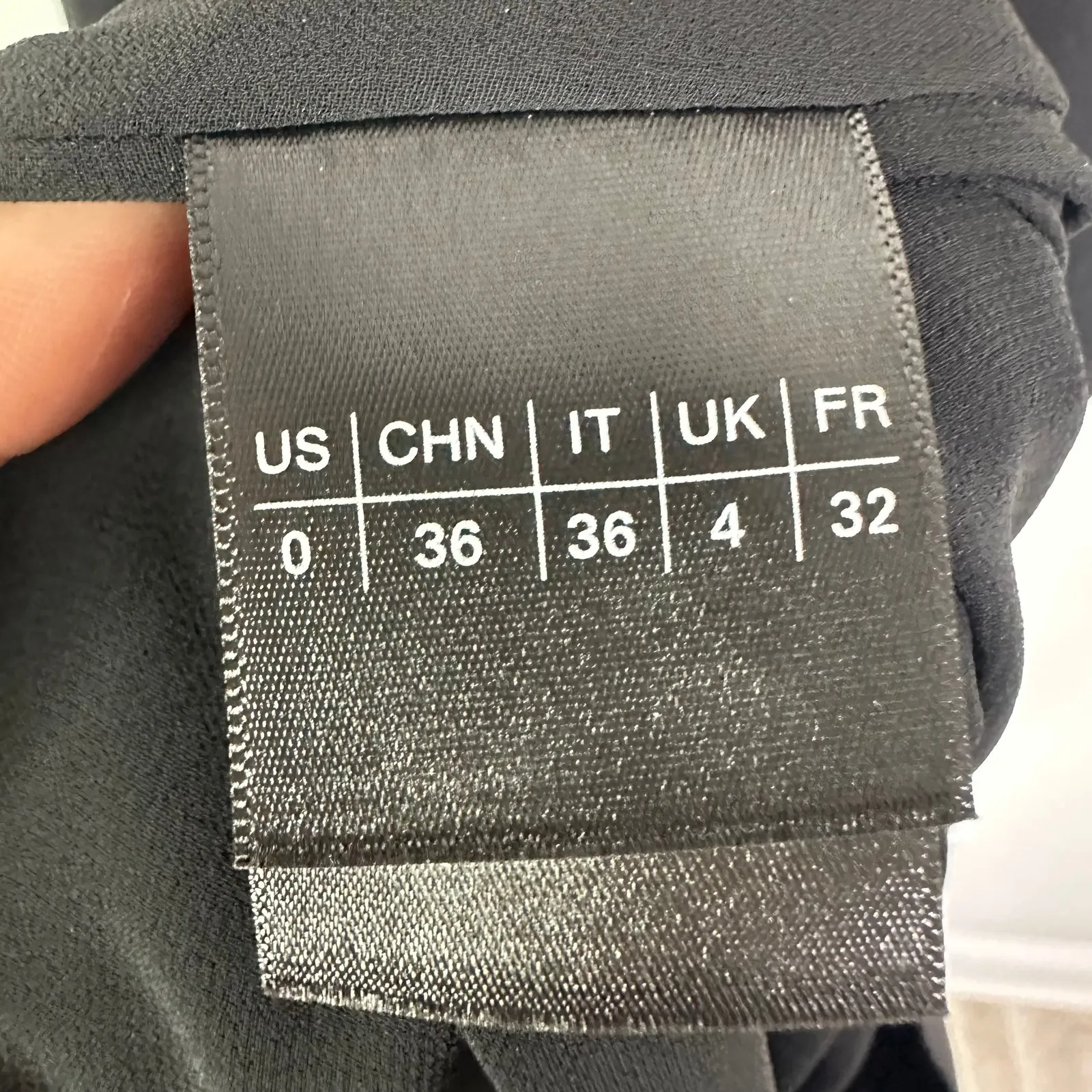 Lafayette 148 New York Belted V - Image 6