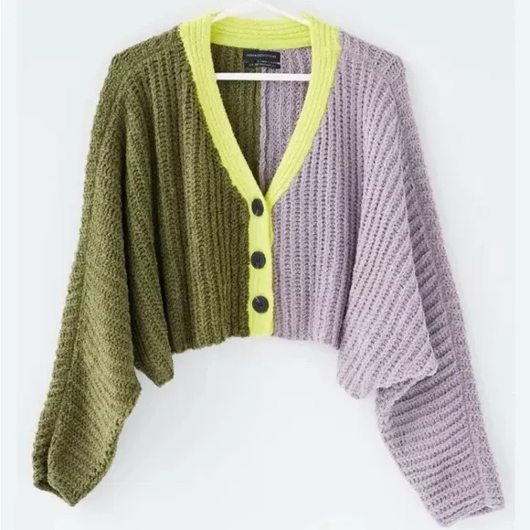 UO Ashlyn Batwing Cropped Cardigan xs - Image 2