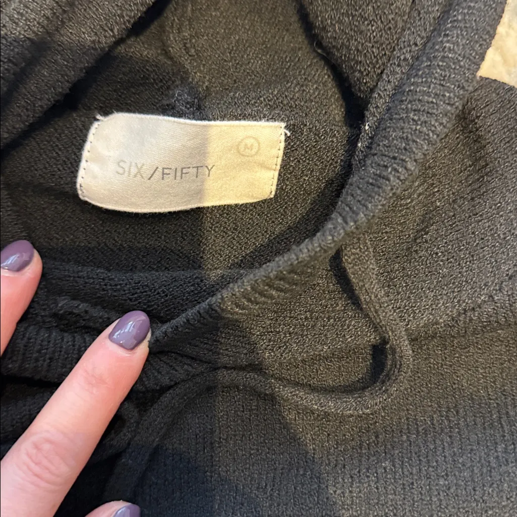 Six/fifty cropped smiley face black sweater Size M - Image 4