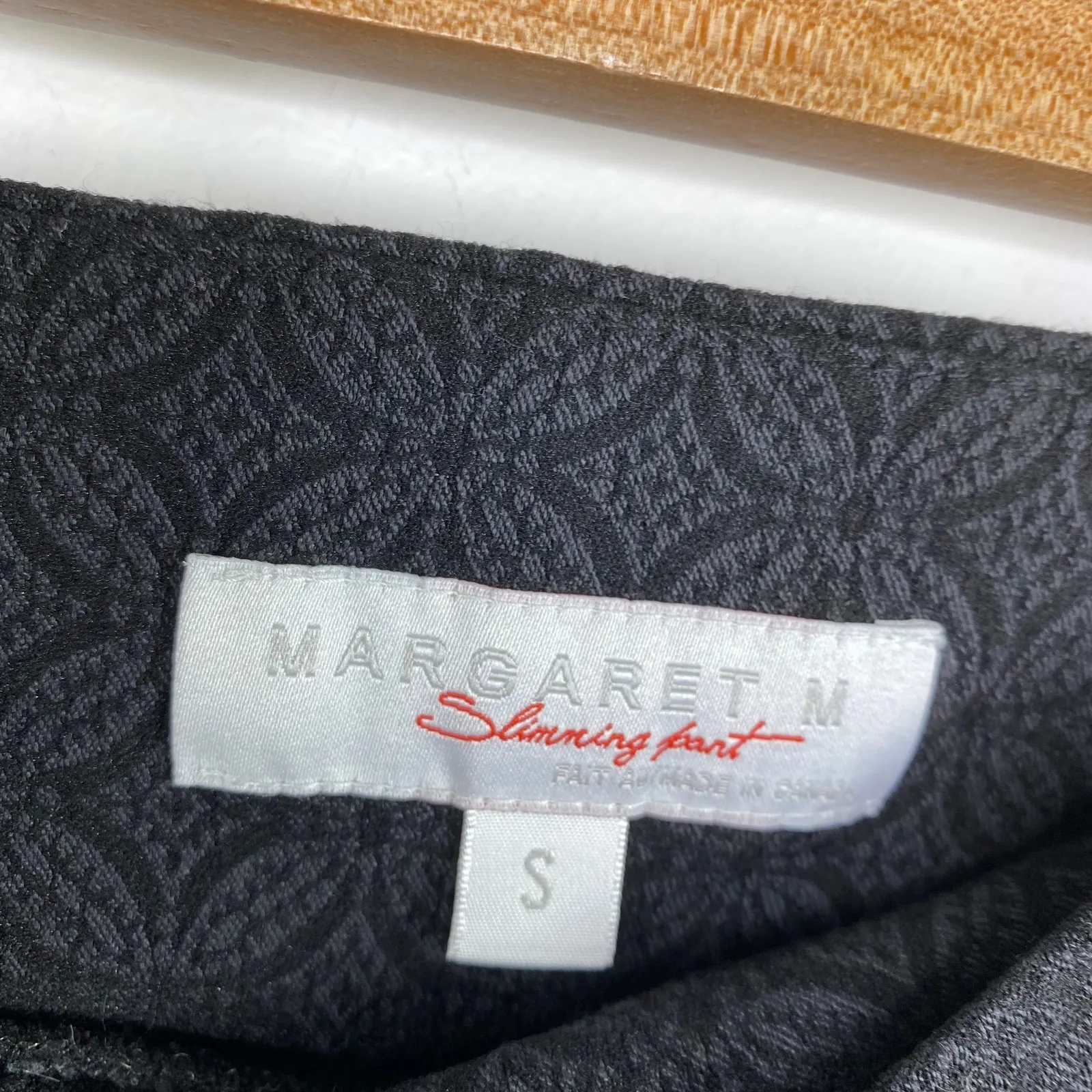 Margaret M Black Floral Slimming Stretch Pencil Skirt Women's Size Small S - Image 4