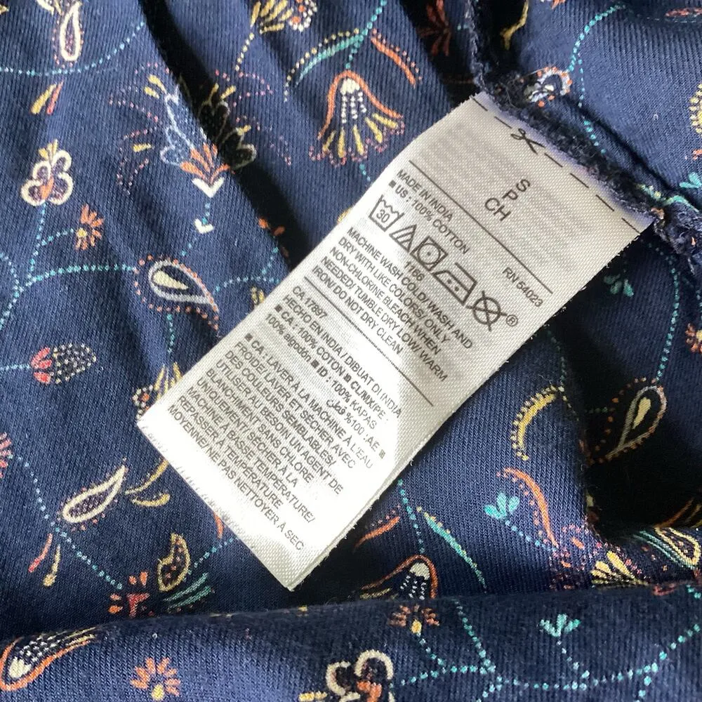 Old Navy Paisley Print Button Down - Image 5