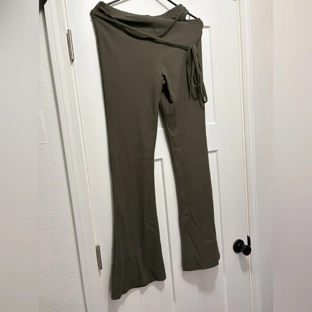Joah Brown Cutout Mini Flare Legging - Image 4