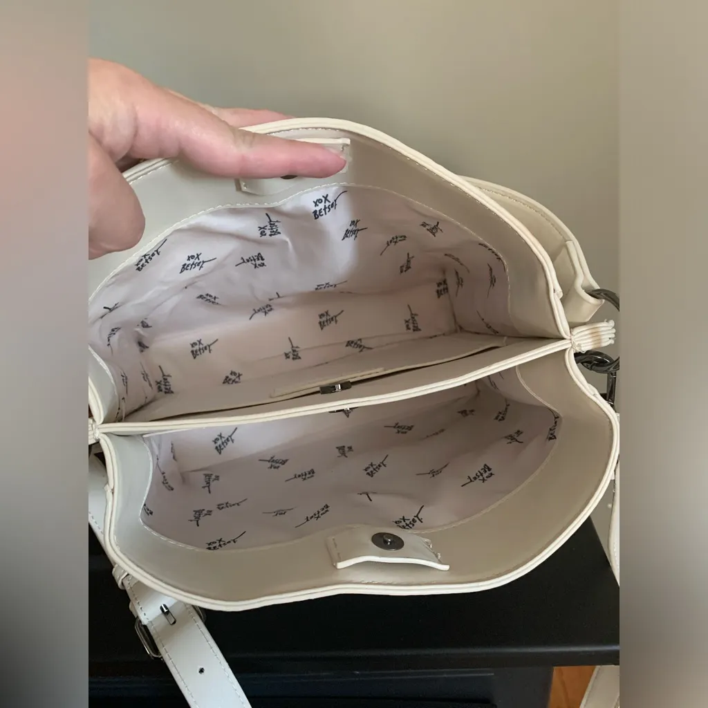 *smaller* Betsey Johnson skull embossed crossbody or satchel purse halloween - Image 6