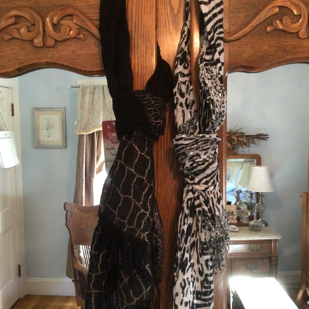 Bundle of 2 Womens Scarves black assorted - Image 2