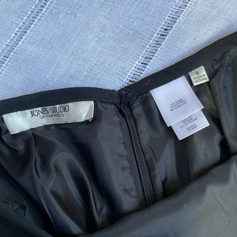 Jones Studio Separates 90s black maxi skirts. - Image 3