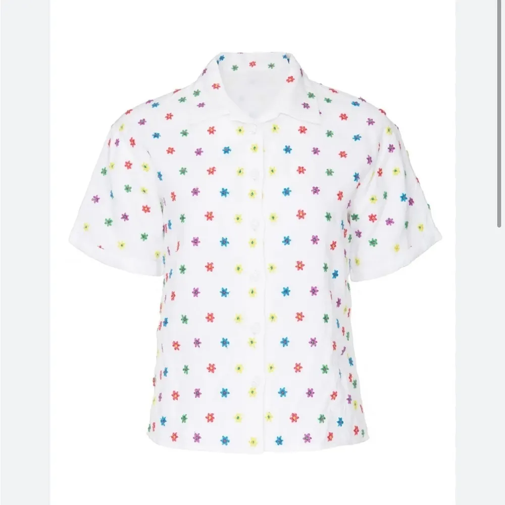 All Things Mochi Nora Embroidered Floral Top size Medium White - Image 2