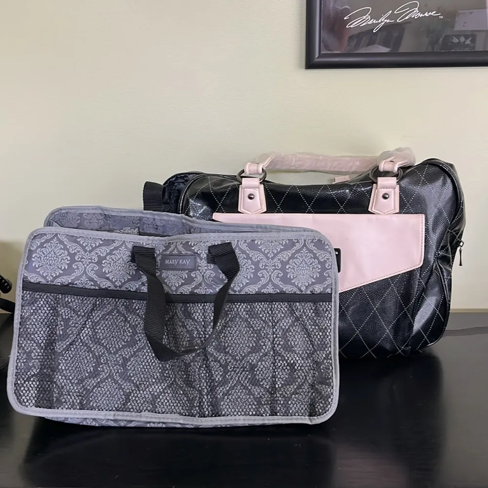 Mary Kay Deluxe Black Cream Consultant Cosmetic Travel Bag W/ Insert Organizer - Image 2
