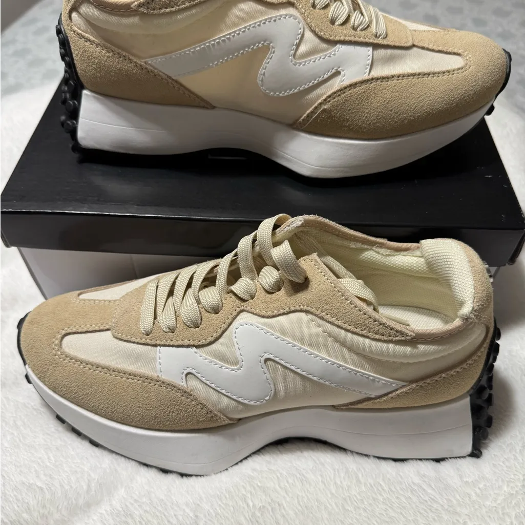 Steve Madden Cream and Tan Sneakers with Minimalist Design - Image 2