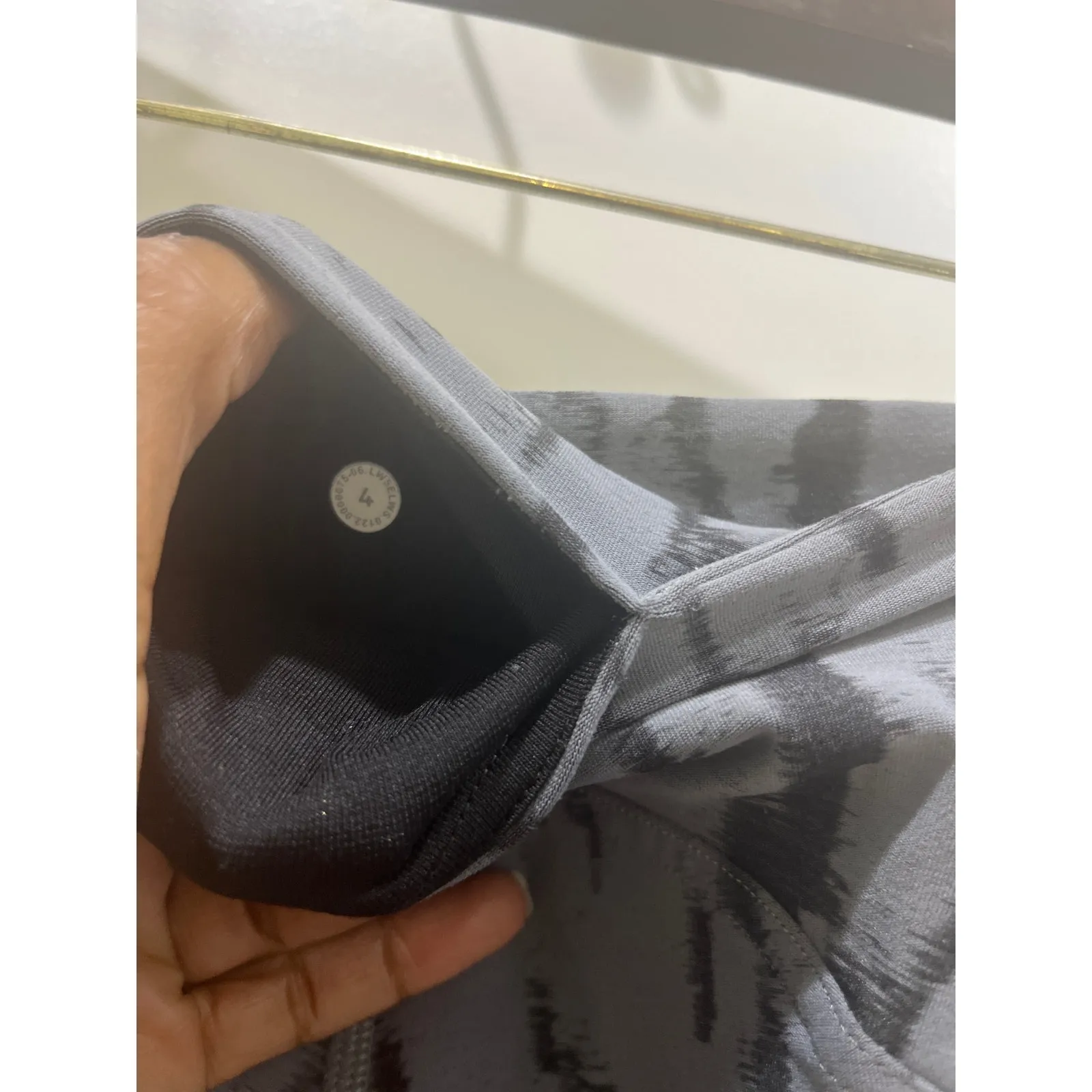 Lululemon High-Rise Tight 25" Camo Jacquard Asphalt Grey Black Sz 4 - Image 4