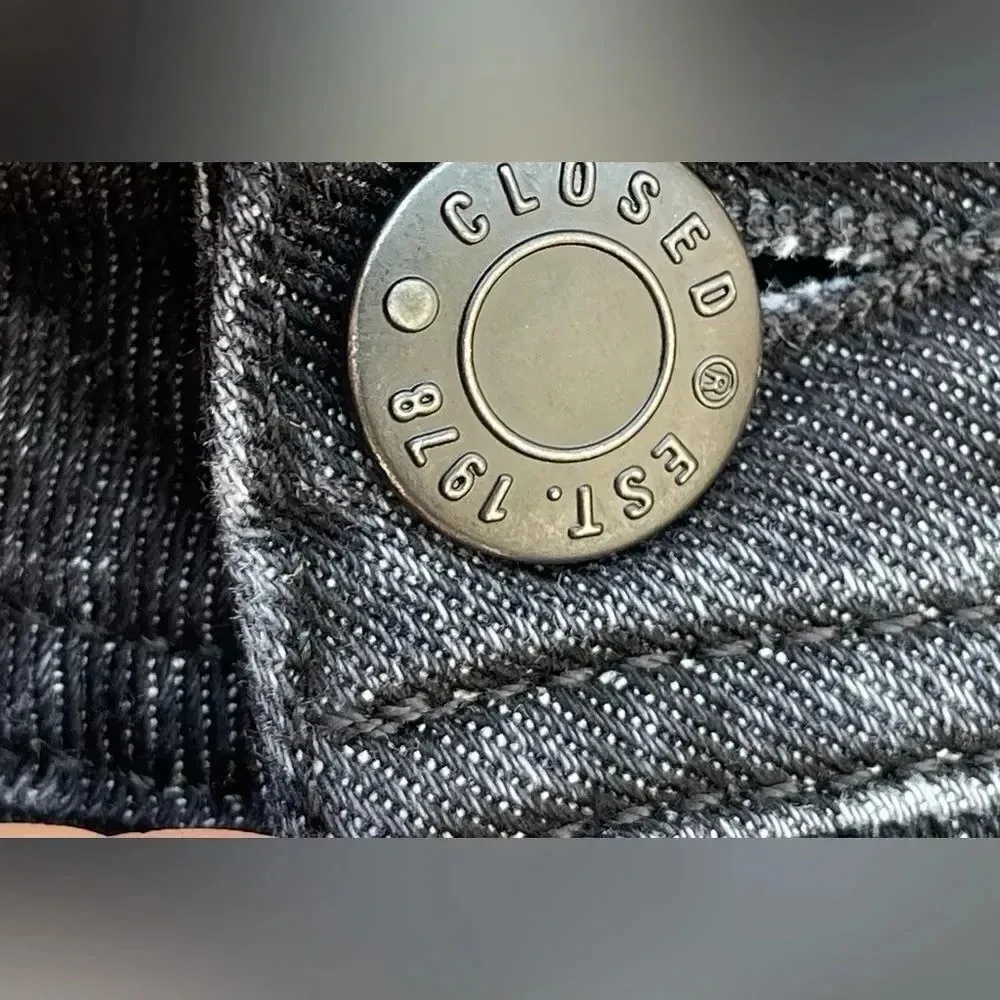 Closed Francesca Moto Cropped Jeans size 25 Black - Image 4