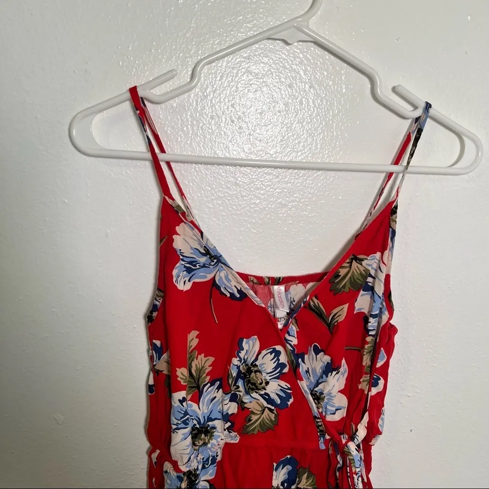 Xhilaration Sleeveless Romper Red White Floral - Image 4