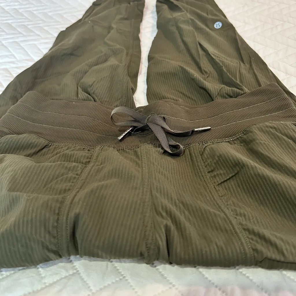 Lululemon Olive Green Dance Studio Mid-Rise Full Length Size 6 - Image 8