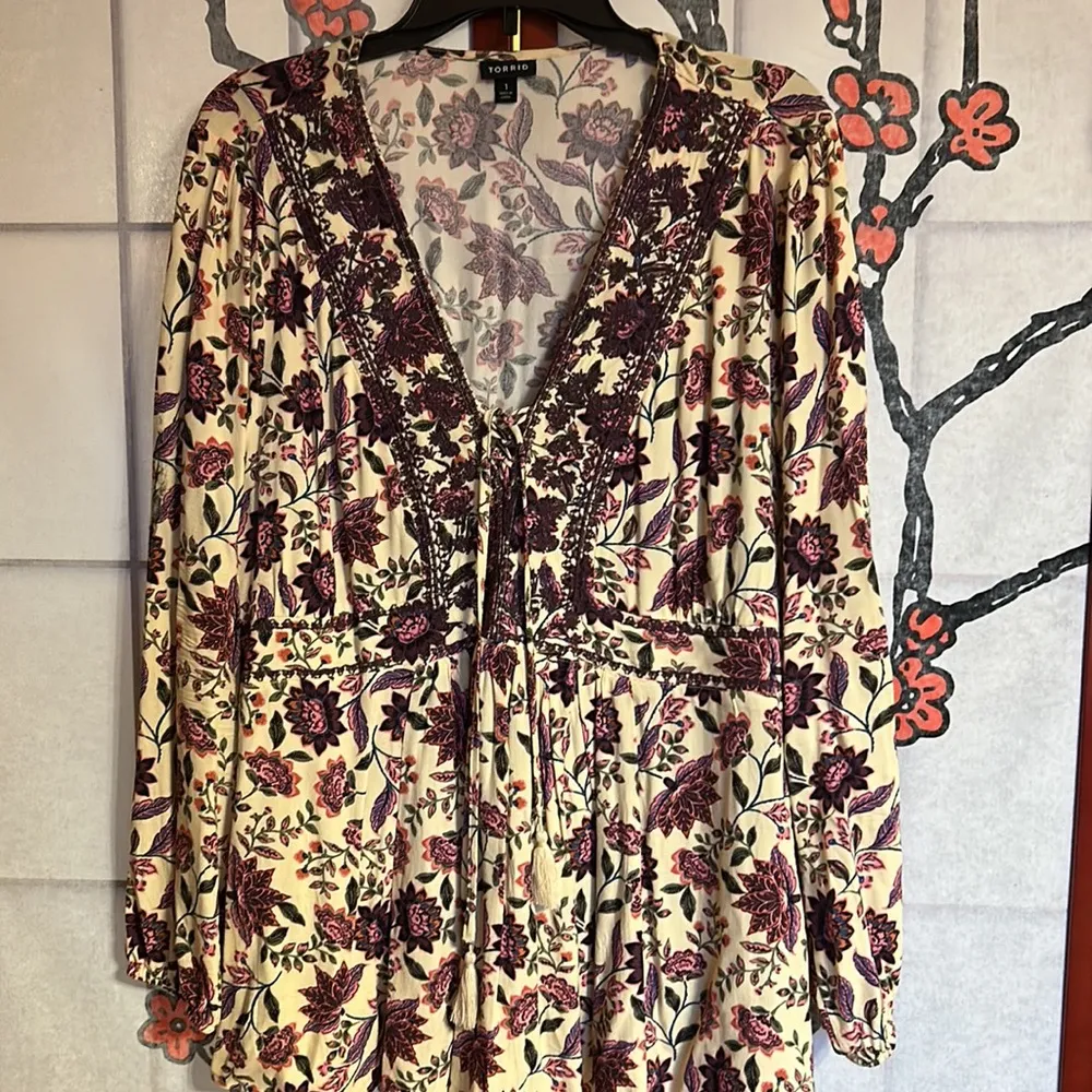 Soft, Shapely, Creamy, Floral Lace Up Blouse with raised embroidery, so pretty - Image 6