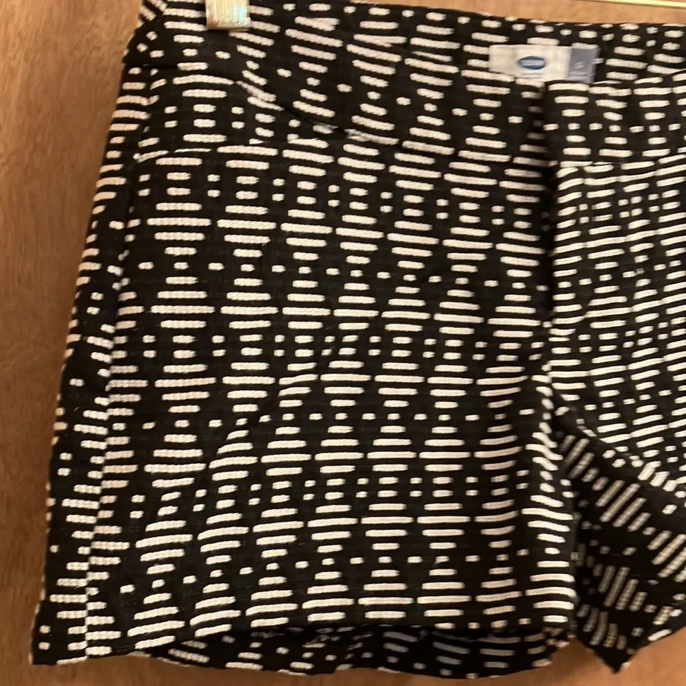 Old Navy jacquard diamond geo dressy shorts woman’s size 0 - Image 5