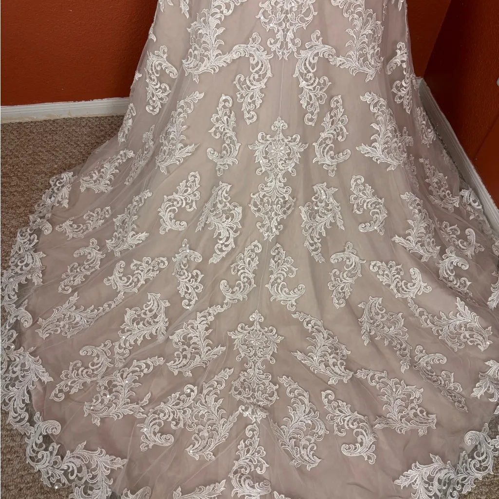 ESSENSE of Australia Exquisite Lace Bridal Gown White Size 12 - Image 4