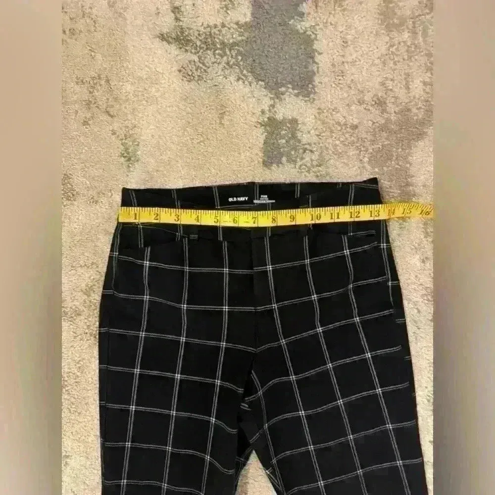 Women’s Pin Striped Old Navy Pants - Image 6