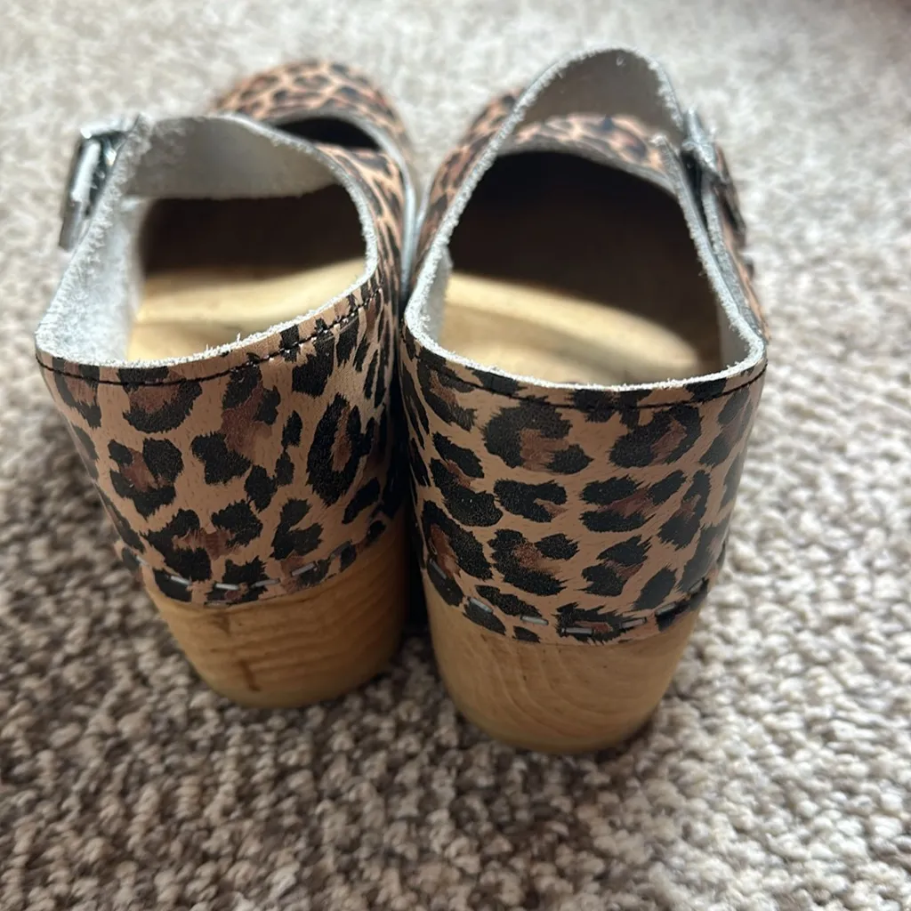 Leopard Print Women's Mules with Pink Flower Accent Brown Size 5 - Image 5