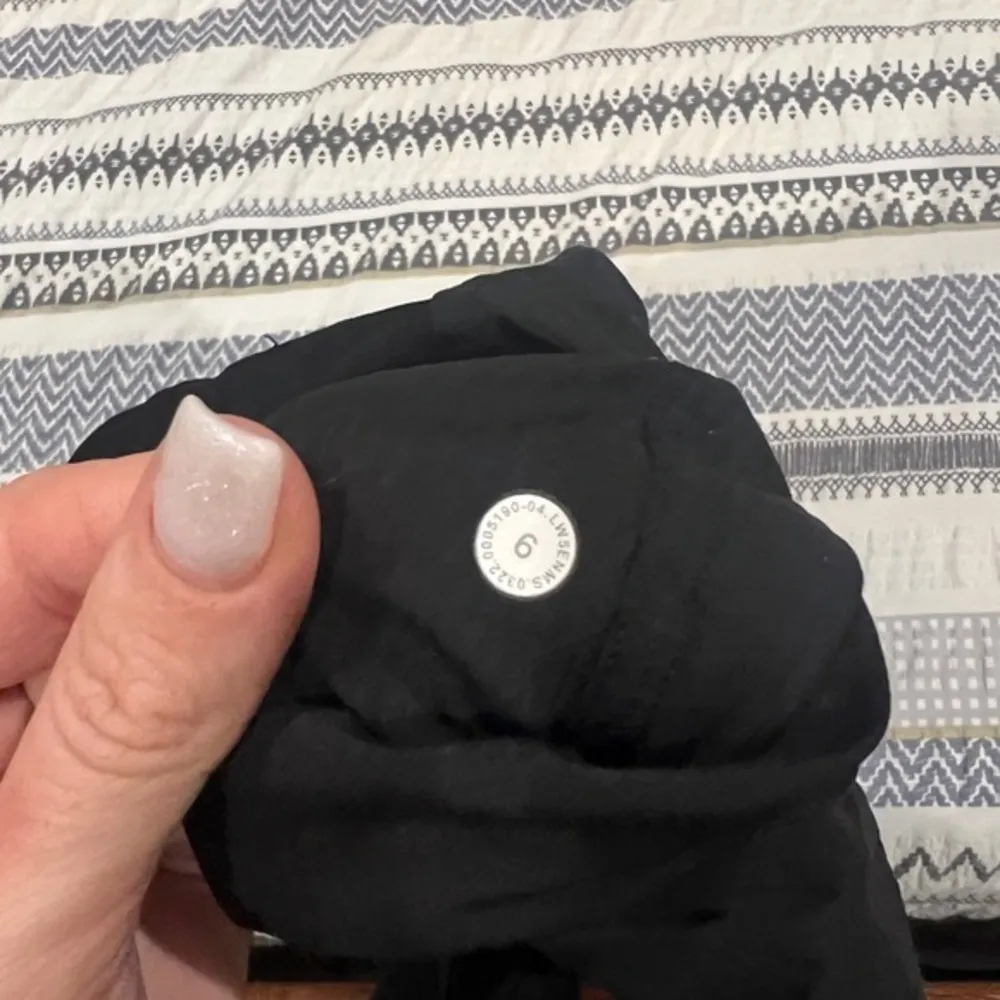 Lululemon Dance Studio Mid-Rise‎ Jogger
Size 6 - Image 4