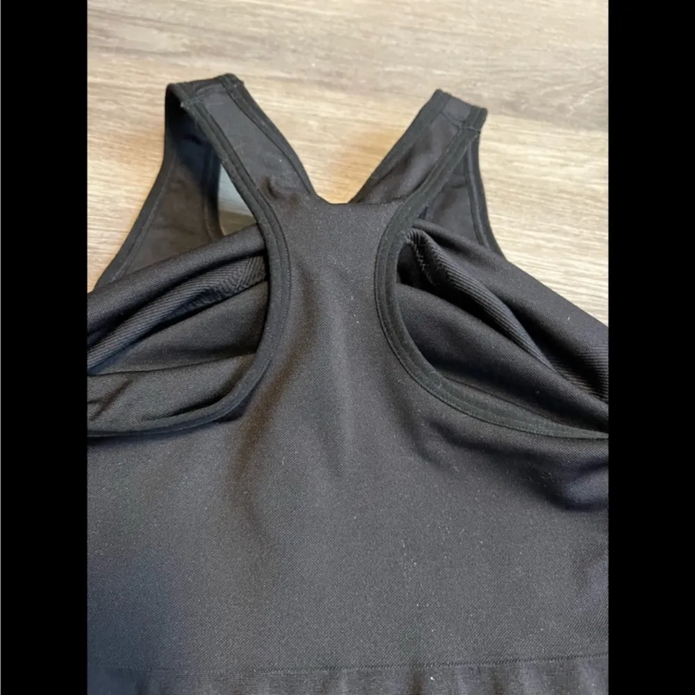 Patagonia Black Racerback A-Line Relaxed Seamless Shelf Bra Tank Top Size Medium - Image 3