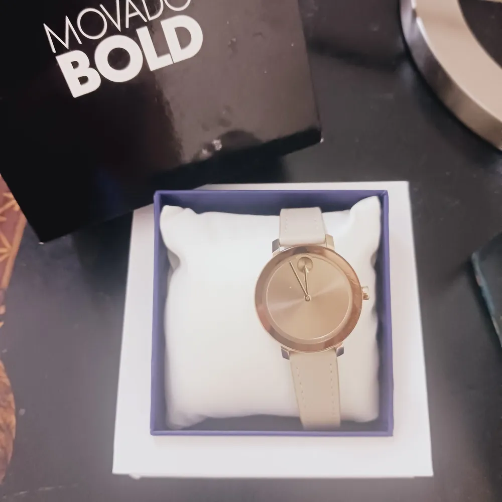 Movado Gold Cream Elegant Watch - Image 3