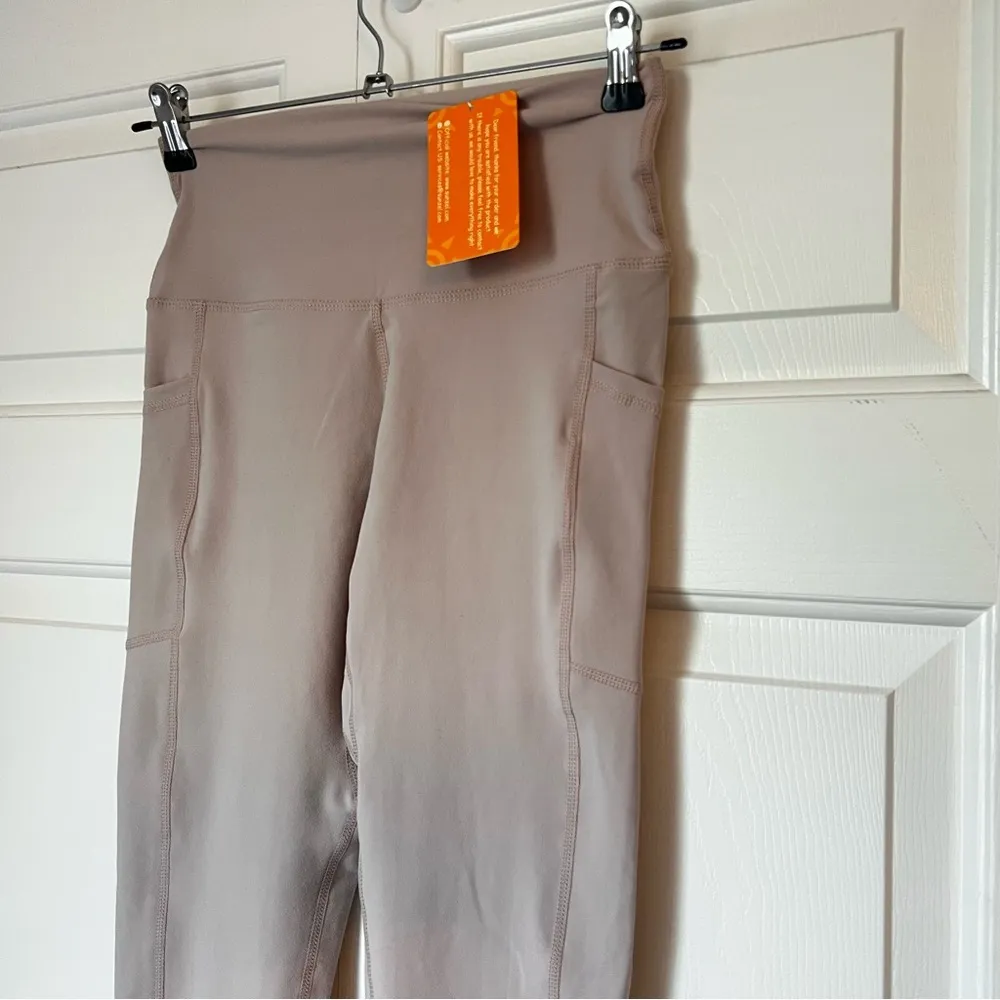 High Waisted Sunzel Workout Leggings for Women 7/8 Length Beige Pockets NWT Tan Size M - Image 3