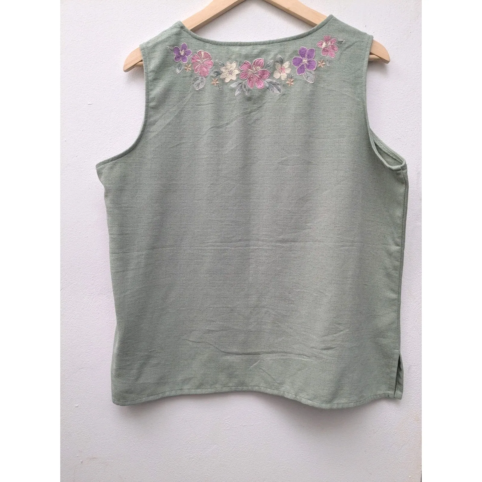 Bon Worth Women's Top Blouse Embroidered Sleeveless Green Floral VTg Size Large - Image 9