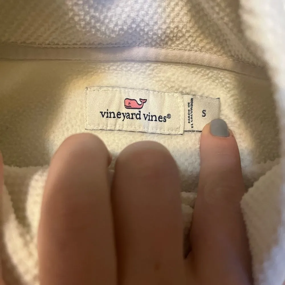 vineyard vine quart zip pull over size small - Image 3