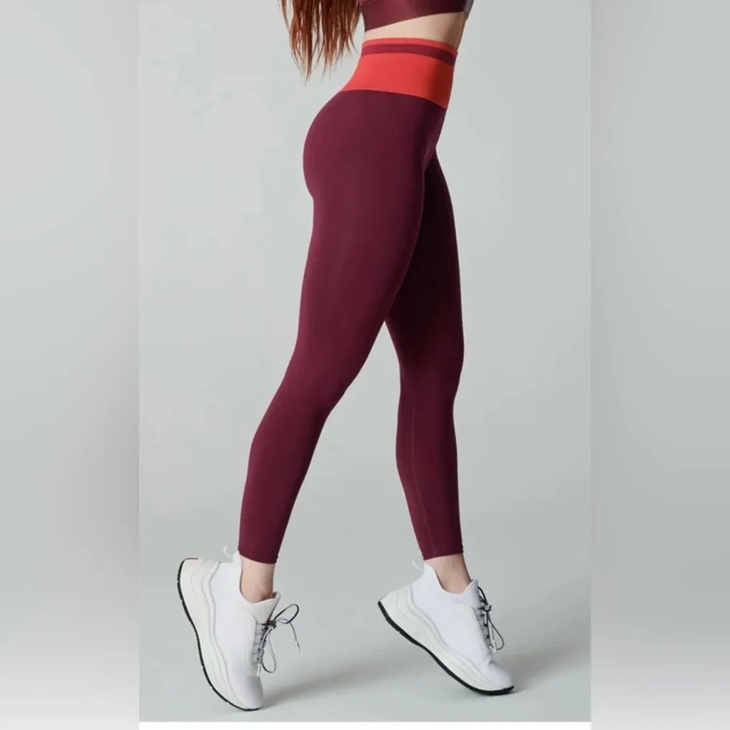 High-Waisted Seamless Stripe 7/8 Leggings Burgundy Red Colorblock Size S - Image 3