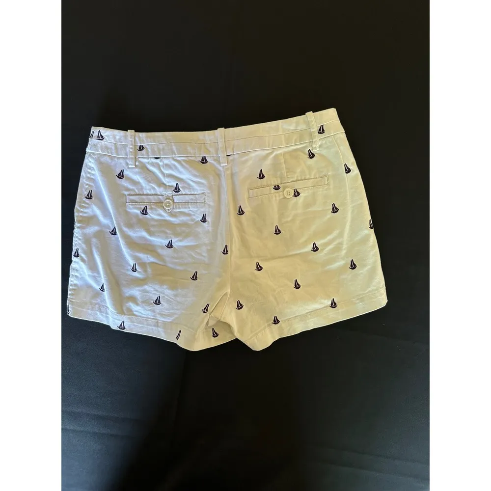 British Khaki Sailboat Print Shorts Nautical Preppy White Size 4 - Image 2