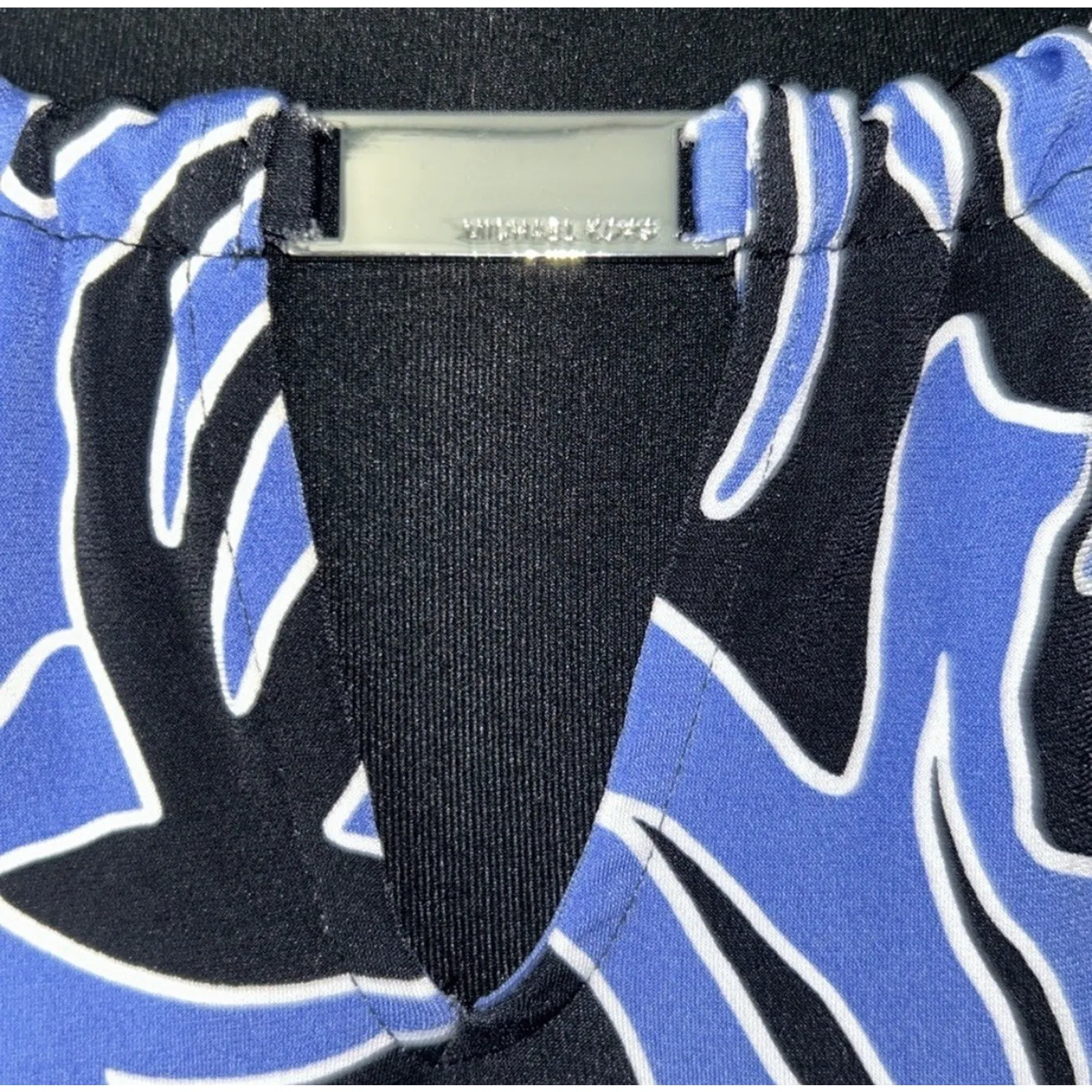 Michael Kors Women's Sleeveless Top Size Small, Blue Patterned - Image 3