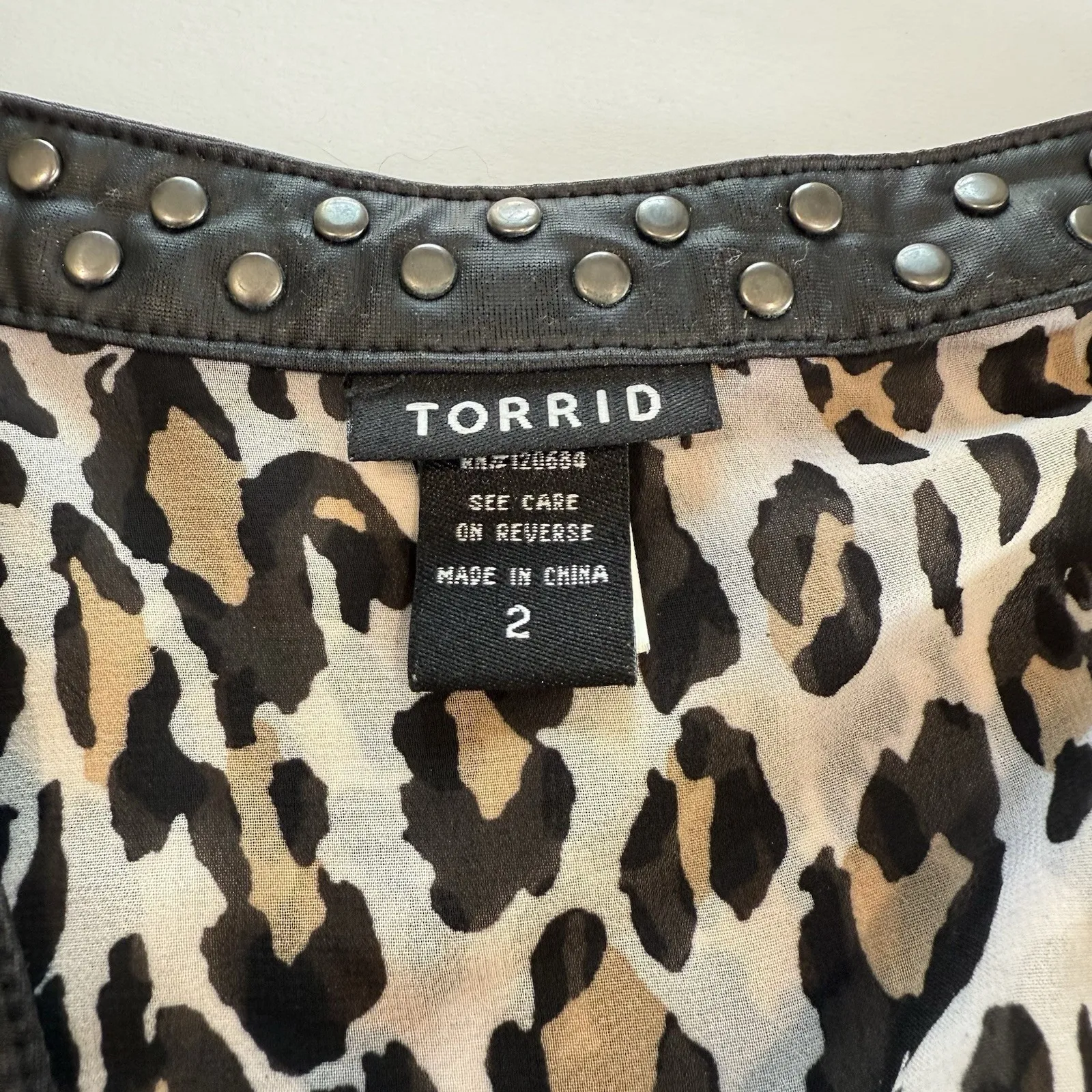 Torrid Animal Print Studded Spikes Sheer‎ Chiffon Button Up Blouse Size 2X - Image 11