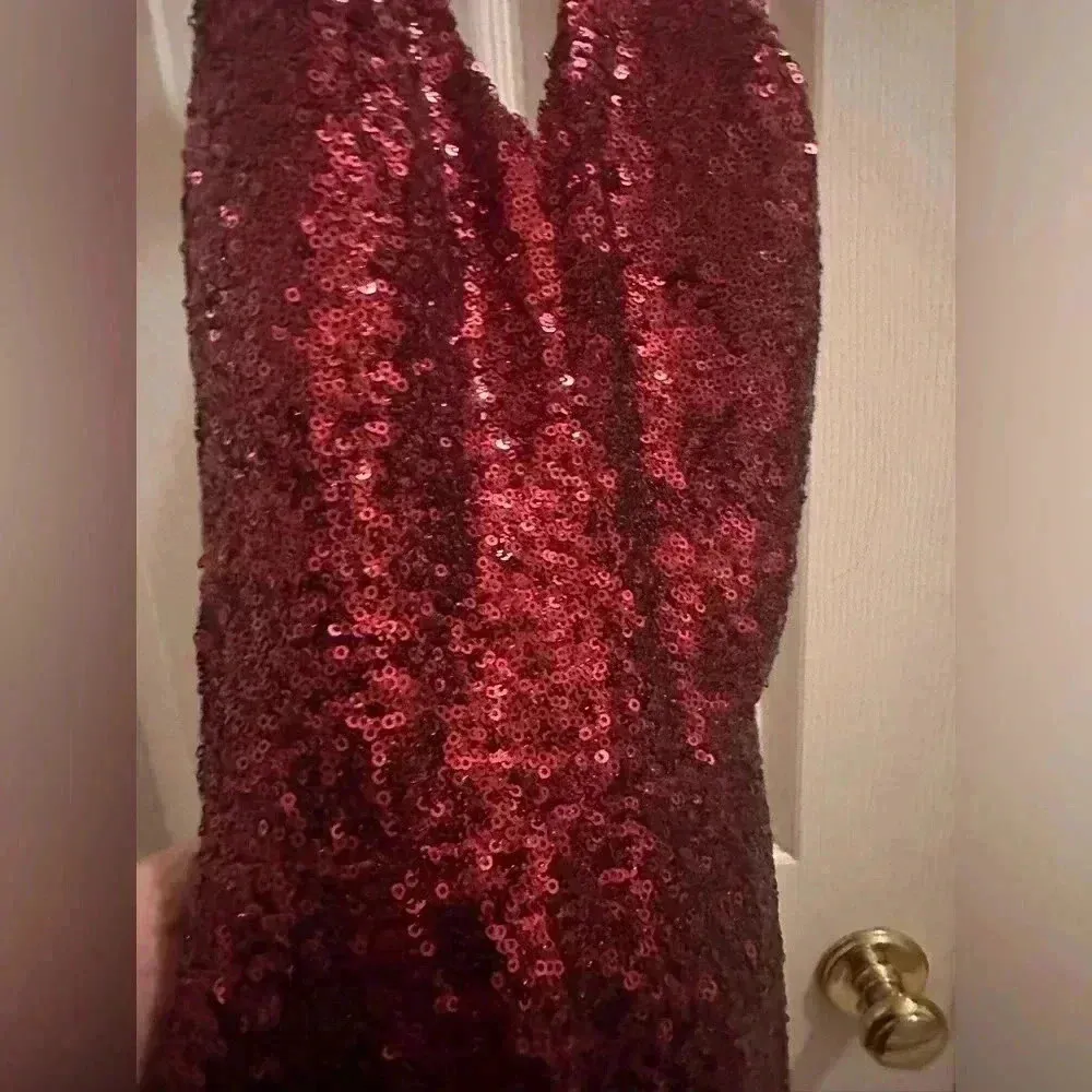 Windsor Burgundy sequin backless dress - Image 3
