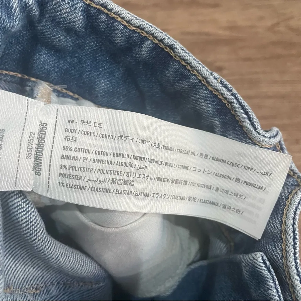 Hollister Ultra High Rise Mom Jean Shorts Size 27 - Image 4