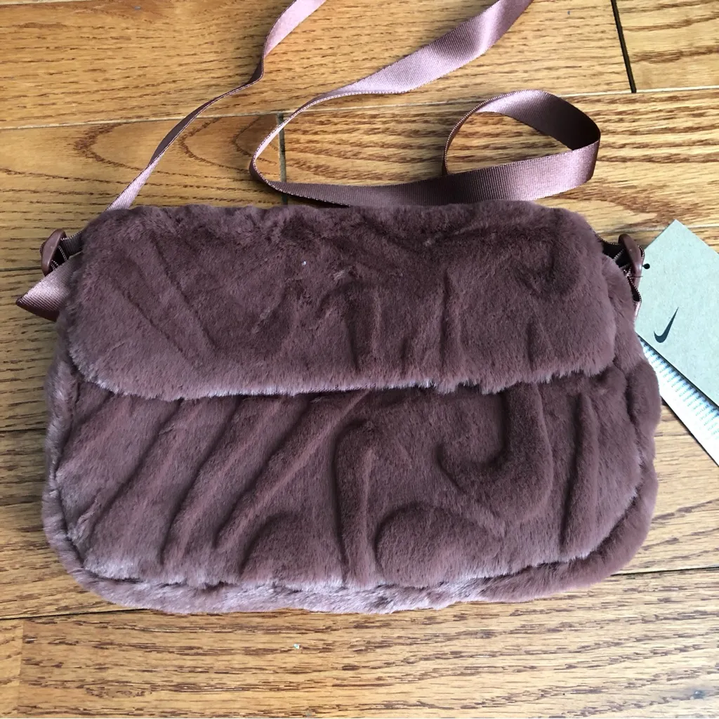 Nike Sportswear Futura 365 Faux Fur Crossbody Bag-Maroon Size Small NWT - Image 4