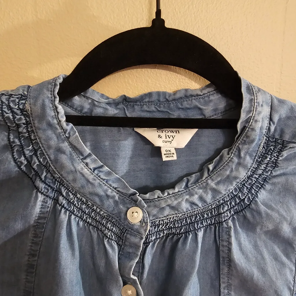 Crown & Ivy 0X Denim Button Down Blouse - Image 5