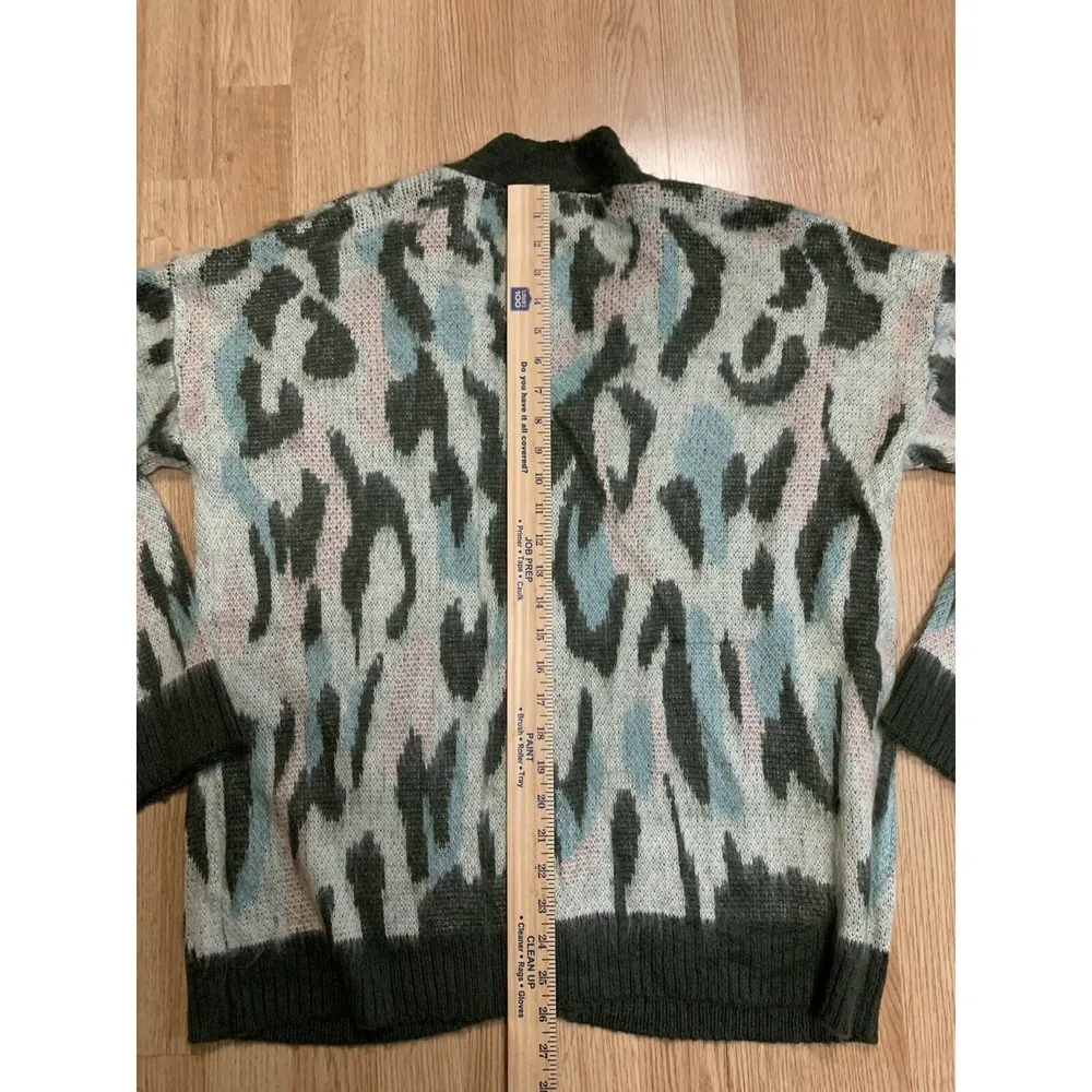 Womens Soft Cardigan Sweater Medium  Button  Up Pockets Multi Pattern - Image 6