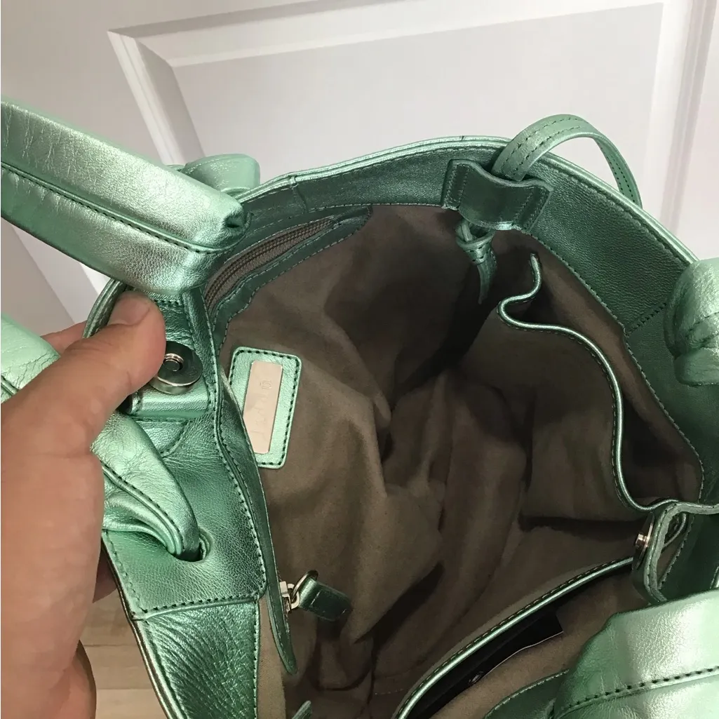 LADDU Olivia Bucket Metallic 100% Leather Green Crossbody Mexican Bag - Image 4