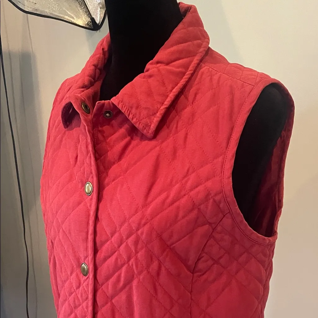 Red Quilted Vest with Snap Buttons Talbots small - Image 2